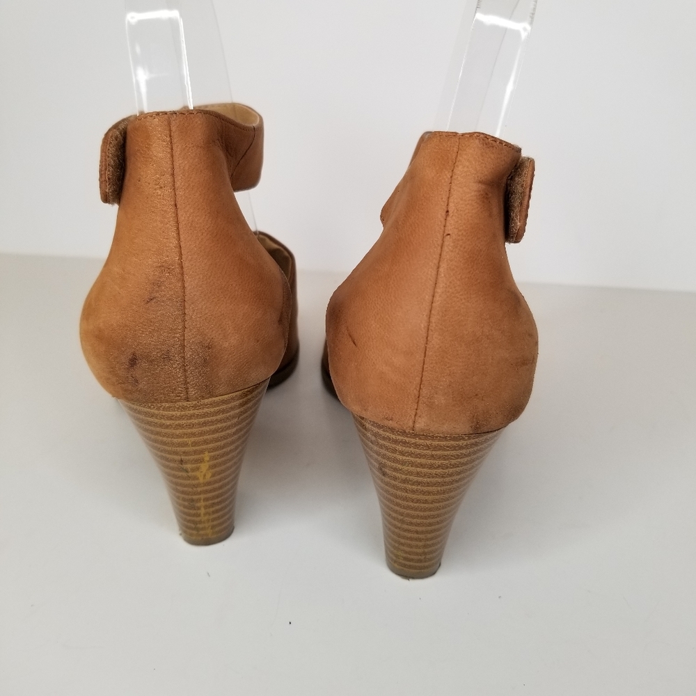 Giani Bernini Cognac Suede Block Heel Sandals Quiet Luxury Minimalist Heels - Picture 5 of 10
